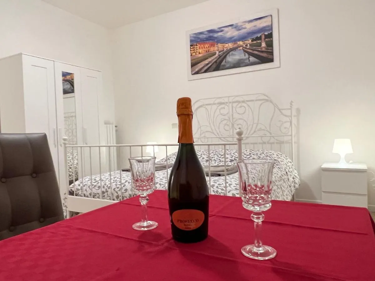 Casa Roma Rooms& Apartmens Padova Italy